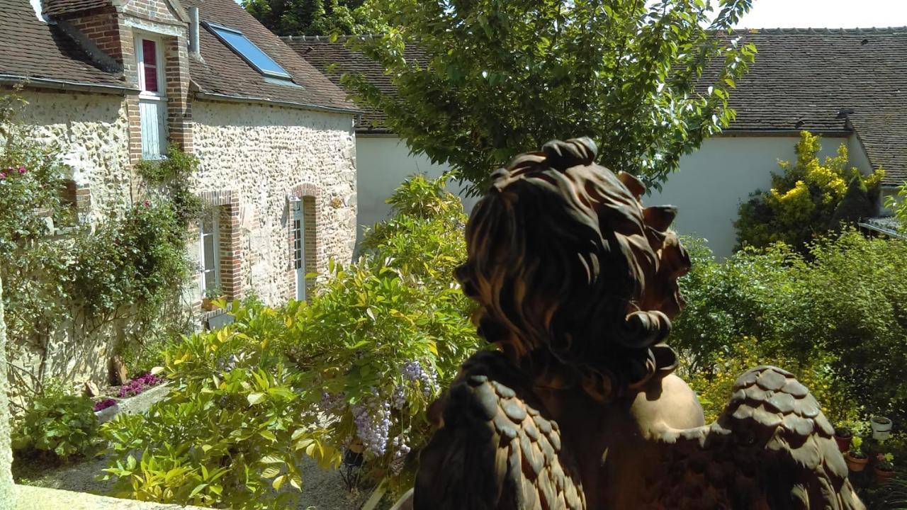 Les 3 Roses Bed and Breakfast Villeneuve-sur-Yonne Esterno foto